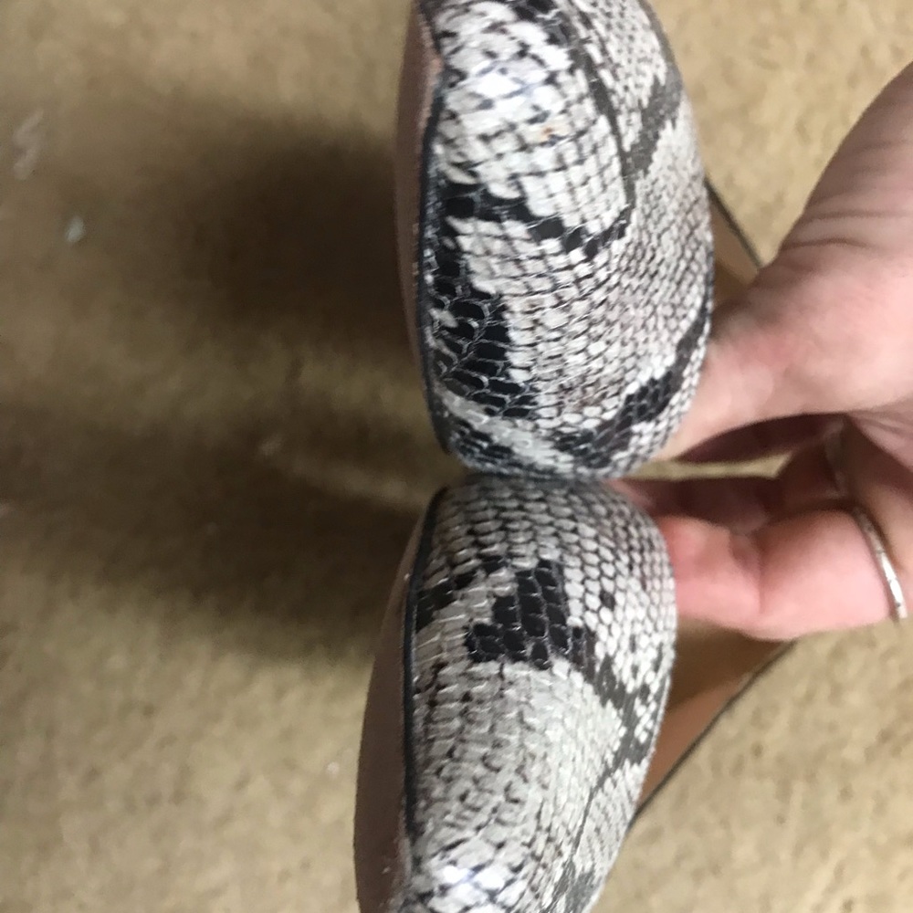 Cole Haan Flats Like New, Black & Python Snakeskin - image 4